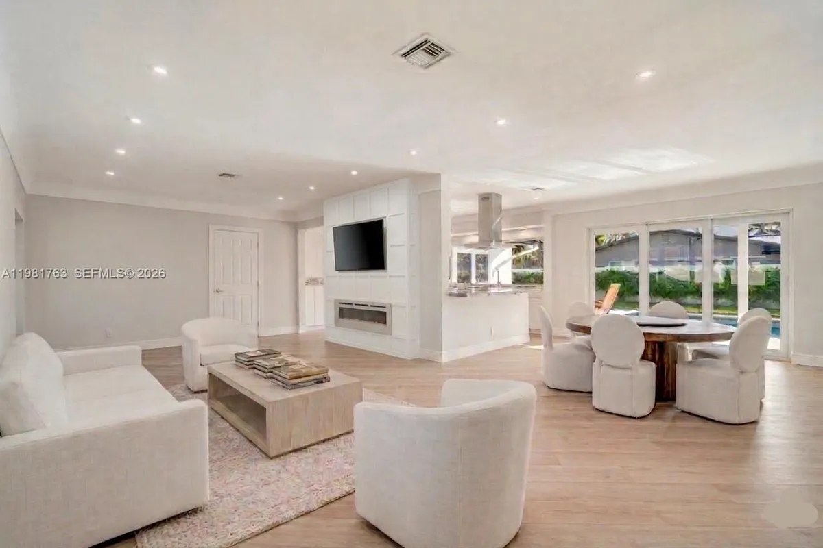 4460 NE 25th Ave, Lighthouse Point FL 33064