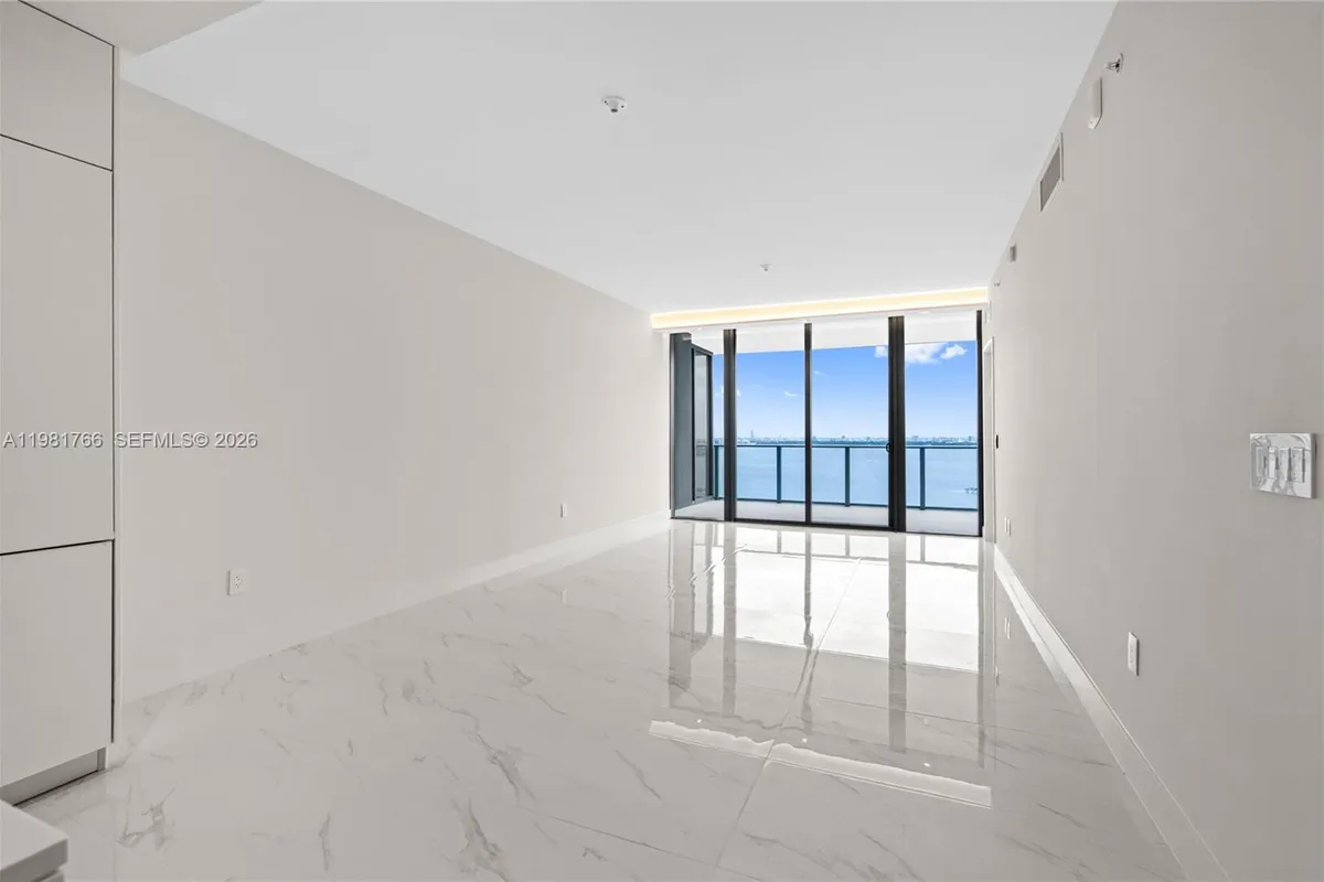 700 NE 24th ST # 2402, Miami FL 33137