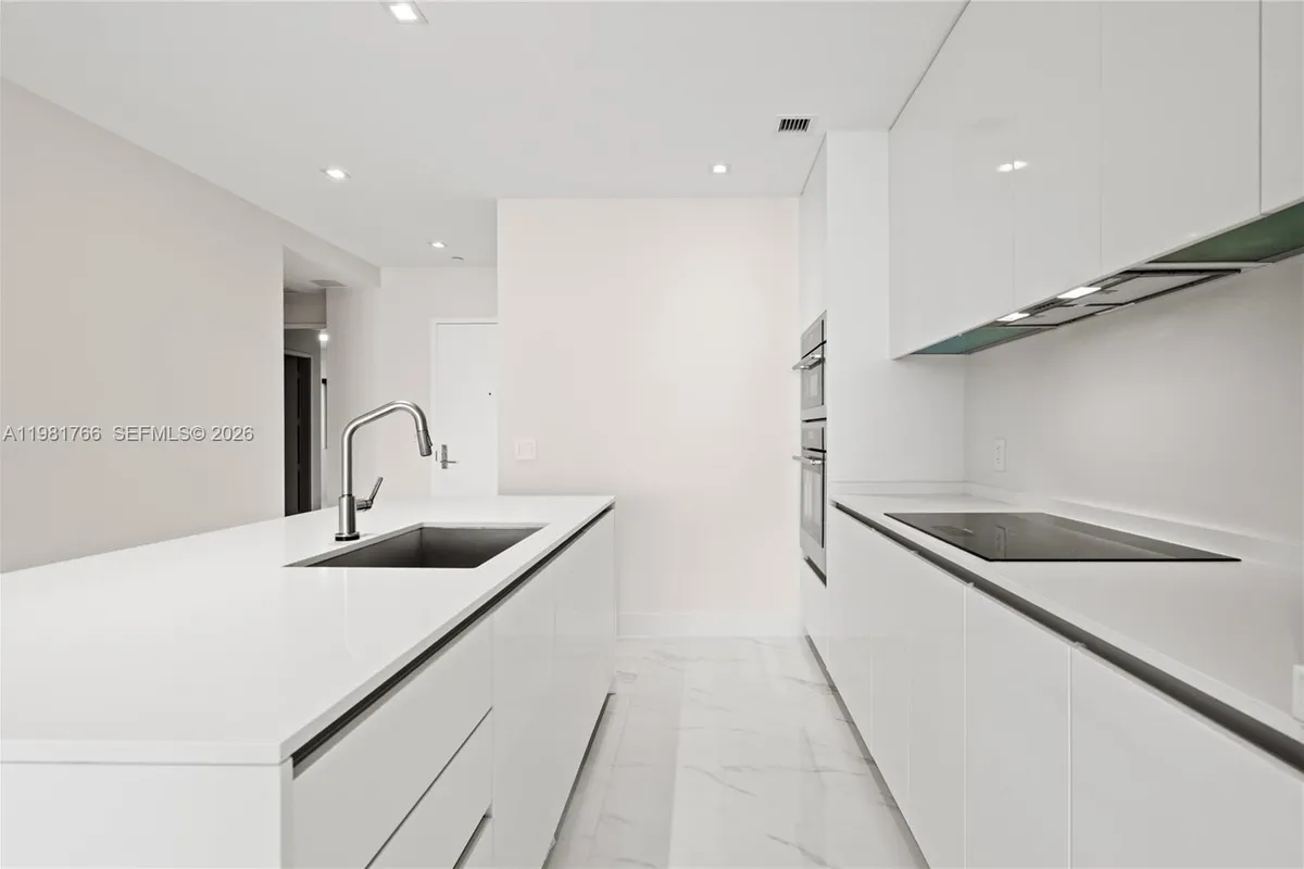 700 NE 24th ST # 2402, Miami FL 33137