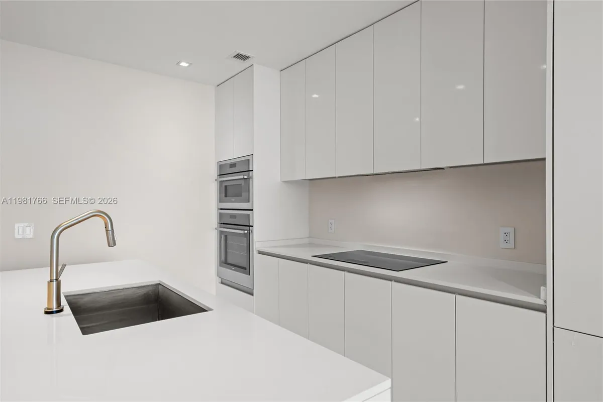 700 NE 24th ST # 2402, Miami FL 33137