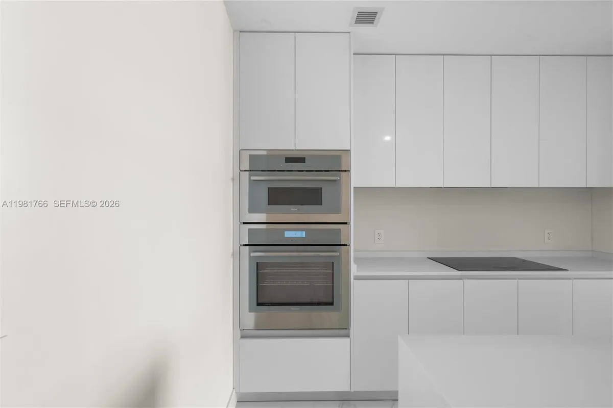 700 NE 24th ST # 2402, Miami FL 33137