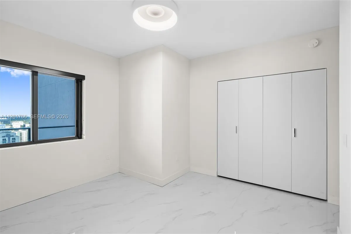 700 NE 24th ST # 2402, Miami FL 33137