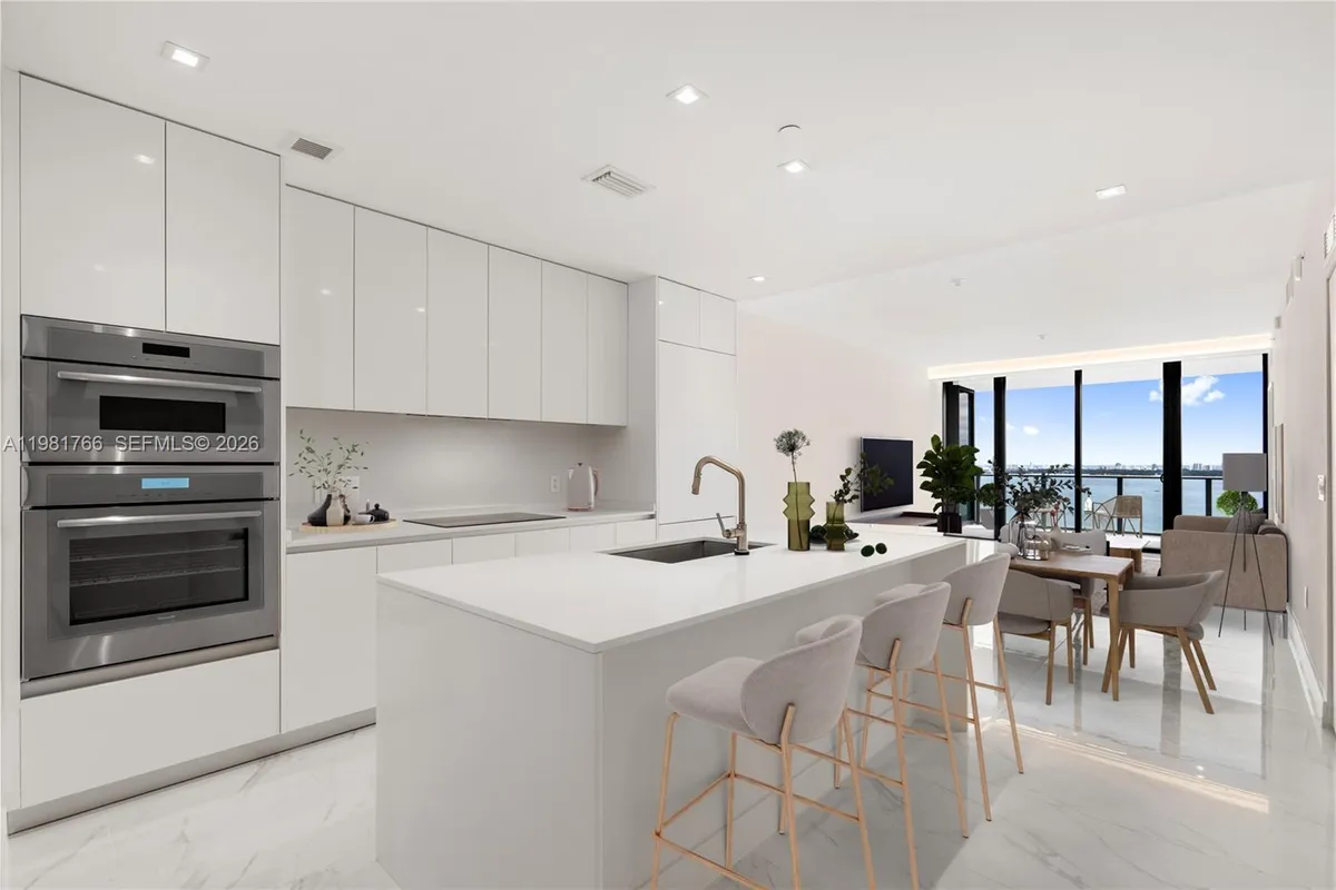 700 NE 24th ST # 2402, Miami FL 33137