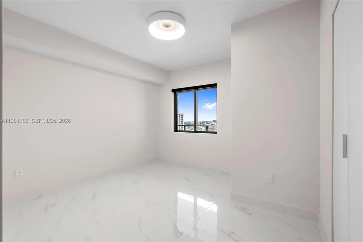 700 NE 24th ST # 2402, Miami FL 33137
