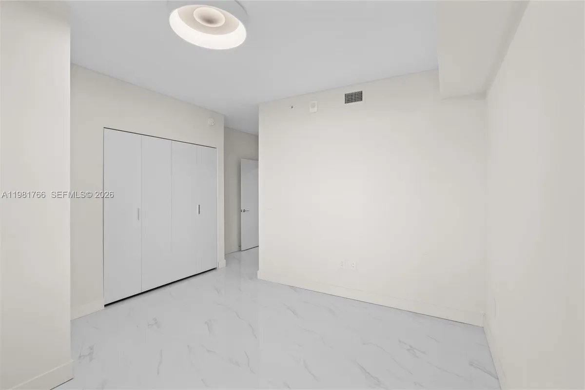 700 NE 24th ST # 2402, Miami FL 33137