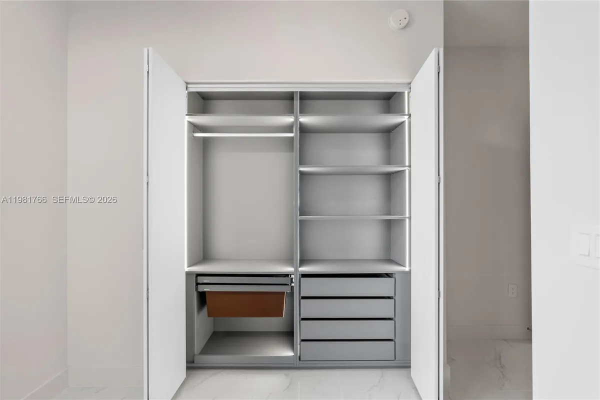 700 NE 24th ST # 2402, Miami FL 33137