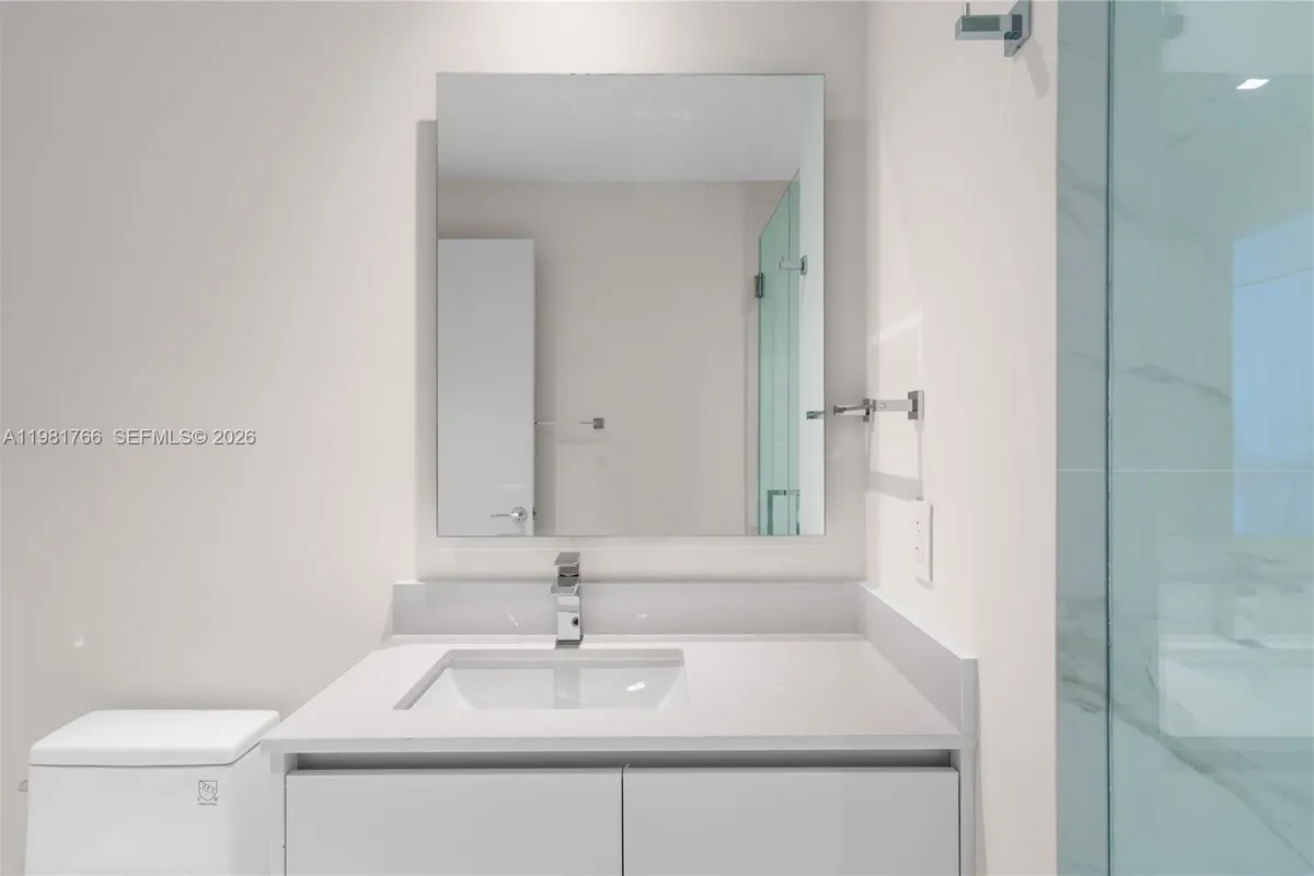 700 NE 24th ST # 2402, Miami FL 33137