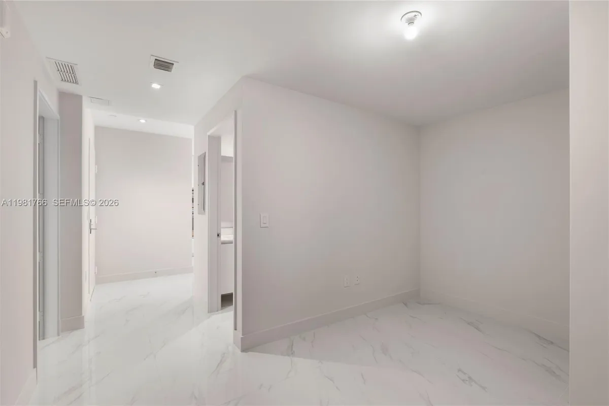 700 NE 24th ST # 2402, Miami FL 33137