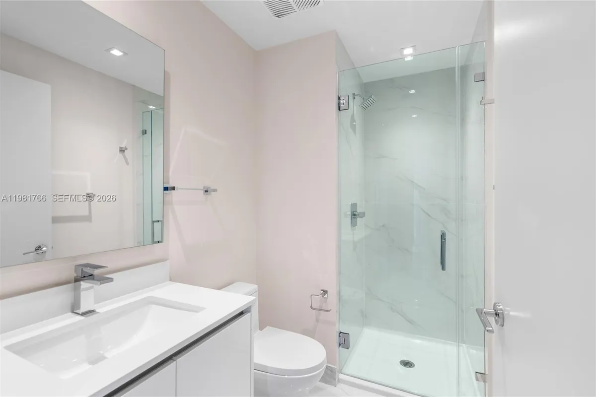 700 NE 24th ST # 2402, Miami FL 33137