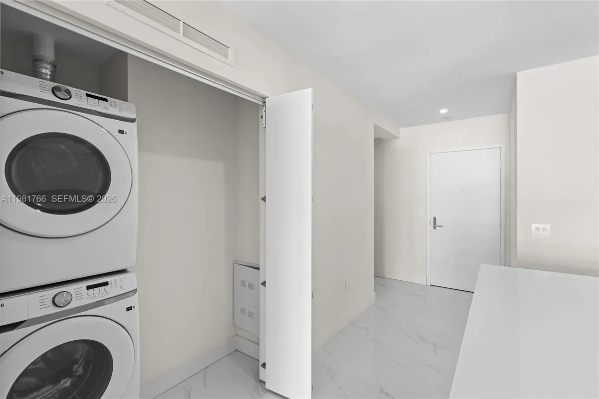 700 NE 24th ST # 2402, Miami FL 33137