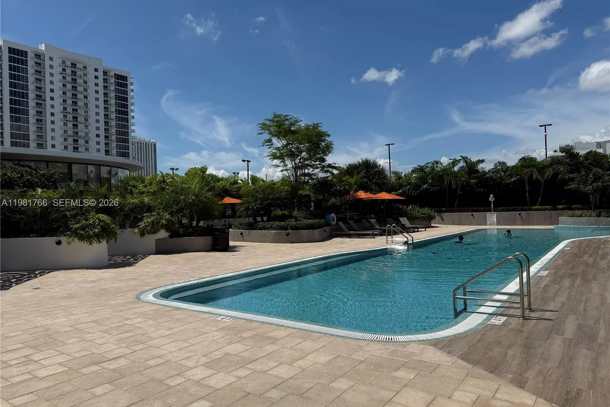 700 NE 24th ST # 2402, Miami FL 33137