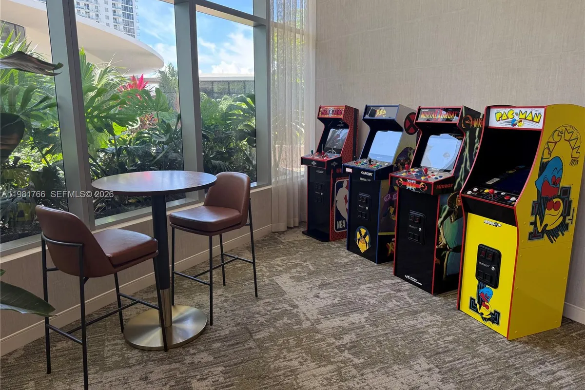 700 NE 24th ST # 2402, Miami FL 33137