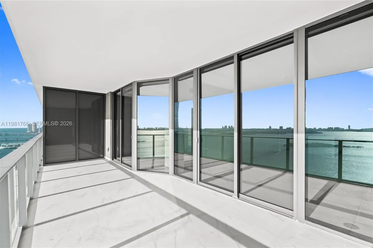 700 NE 24th ST # 2402, Miami FL 33137