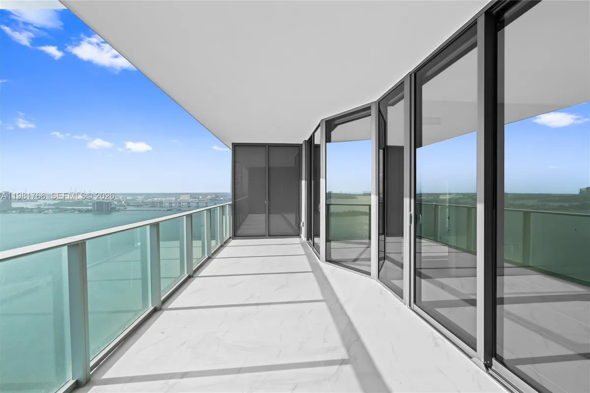 700 NE 24th ST # 2402, Miami FL 33137