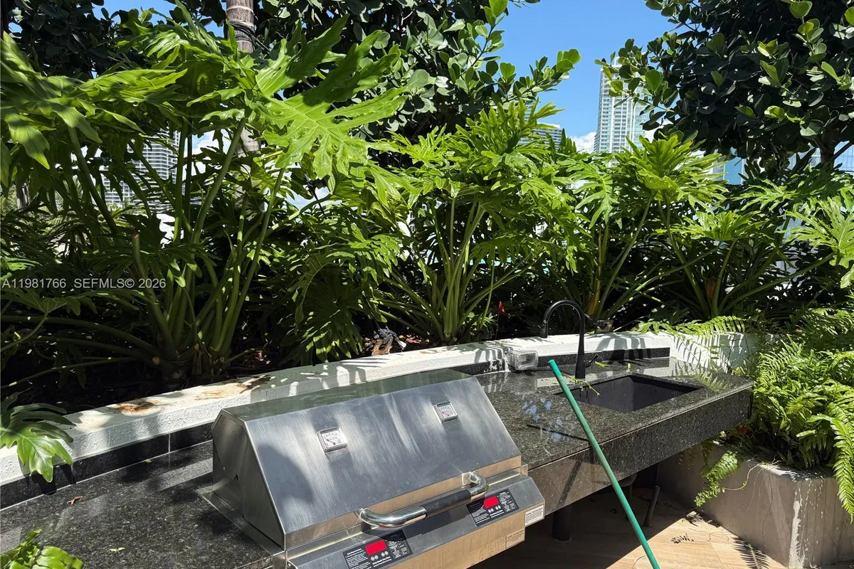 700 NE 24th ST # 2402, Miami FL 33137