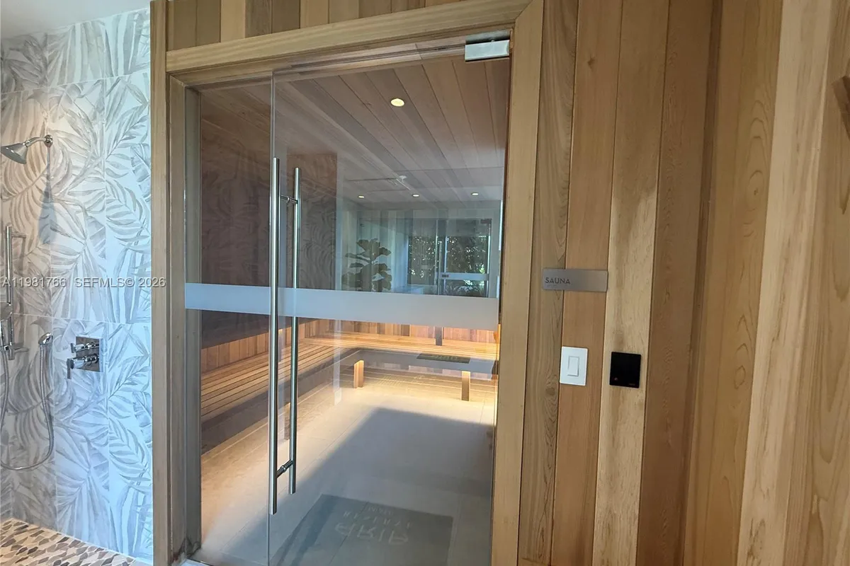 700 NE 24th ST # 2402, Miami FL 33137