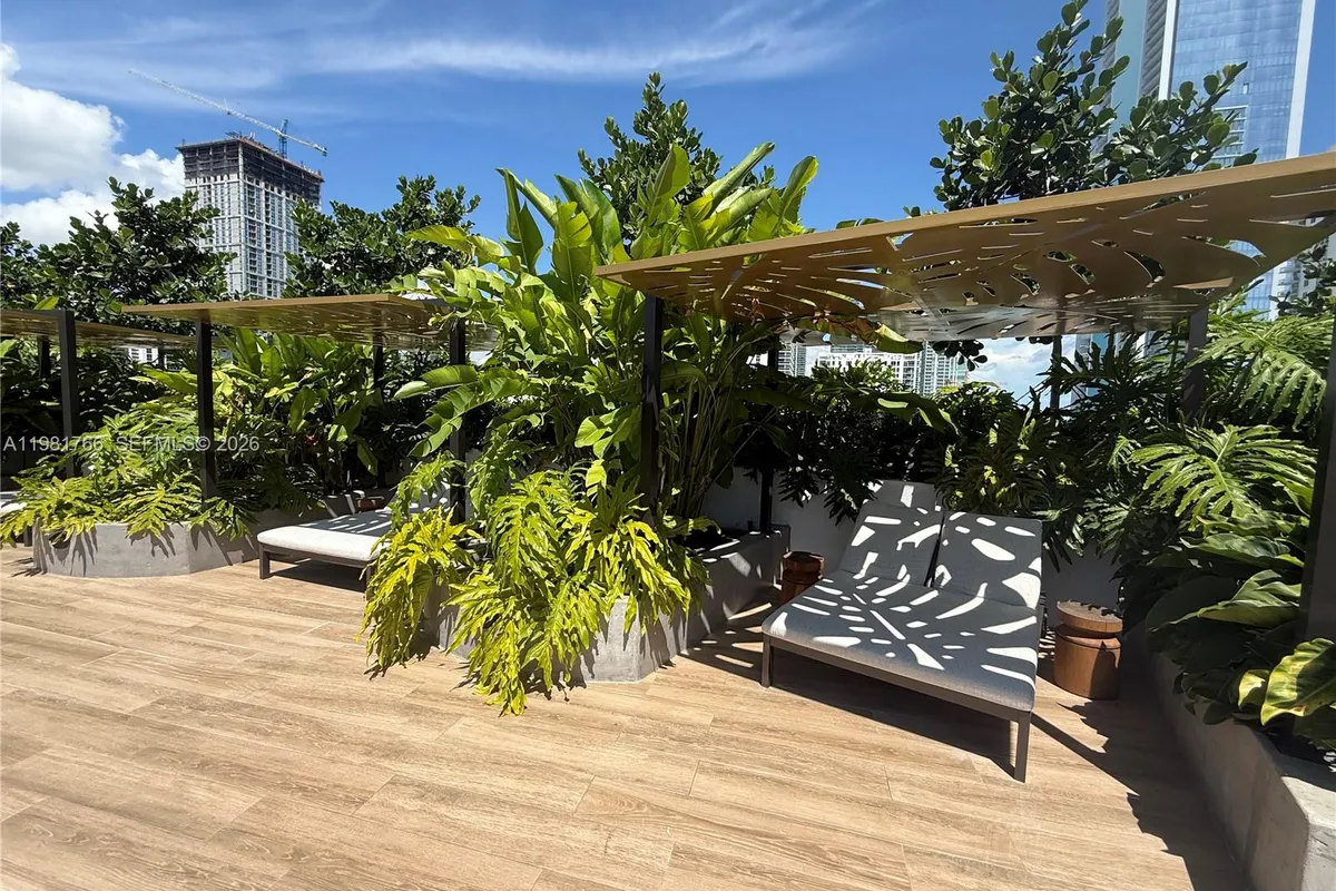 700 NE 24th ST # 2402, Miami FL 33137