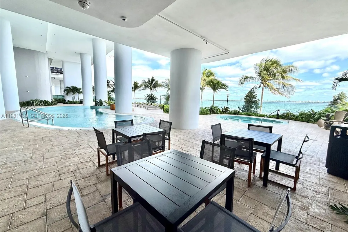 700 NE 24th ST # 2402, Miami FL 33137