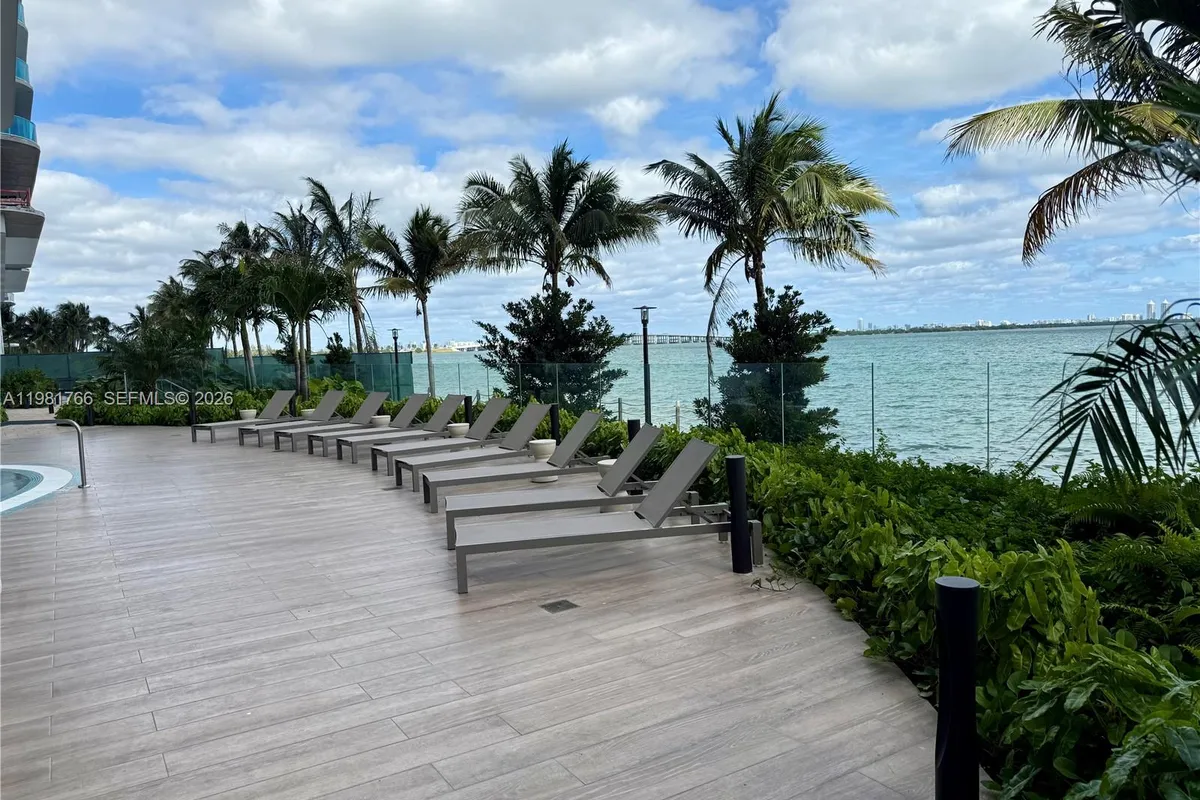 700 NE 24th ST # 2402, Miami FL 33137