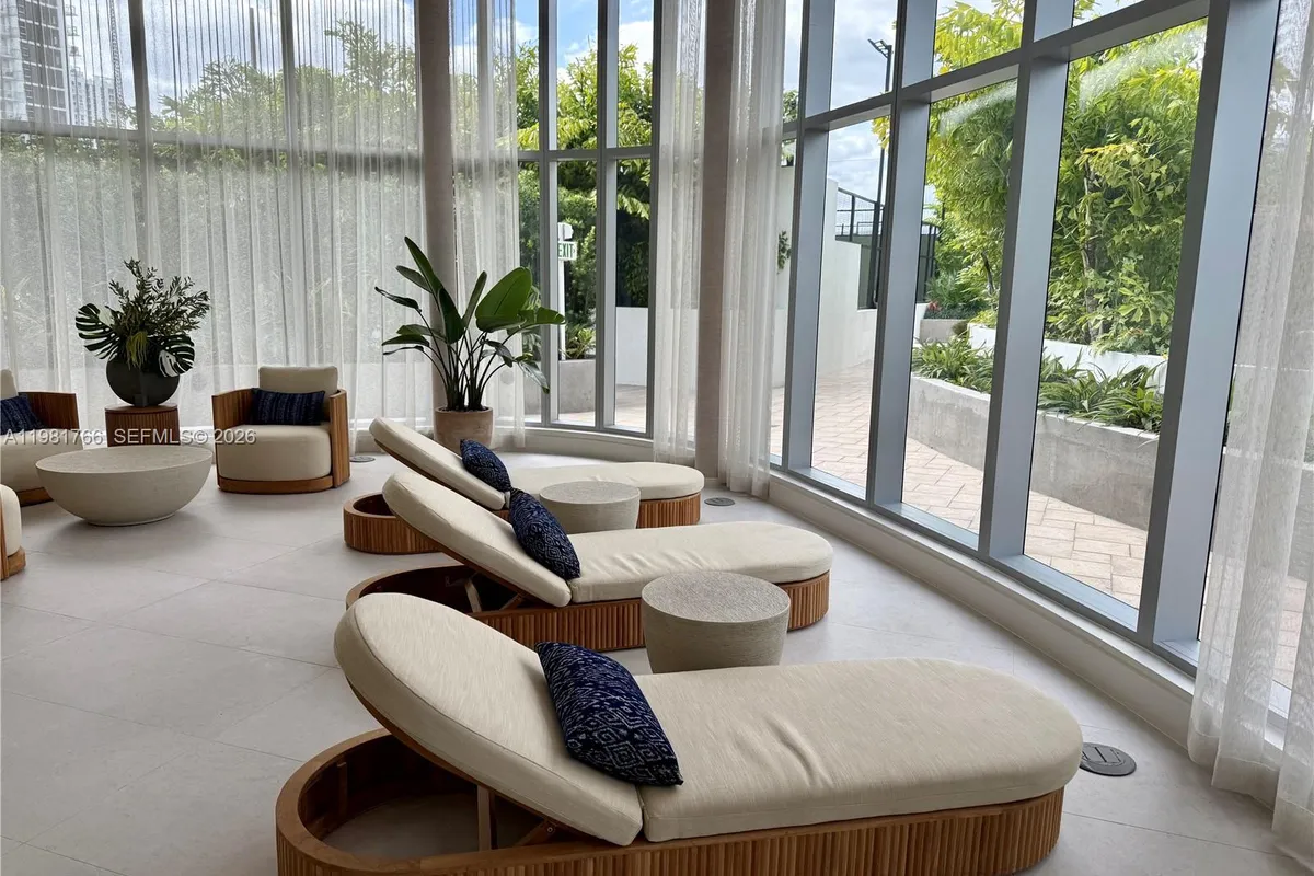 700 NE 24th ST # 2402, Miami FL 33137