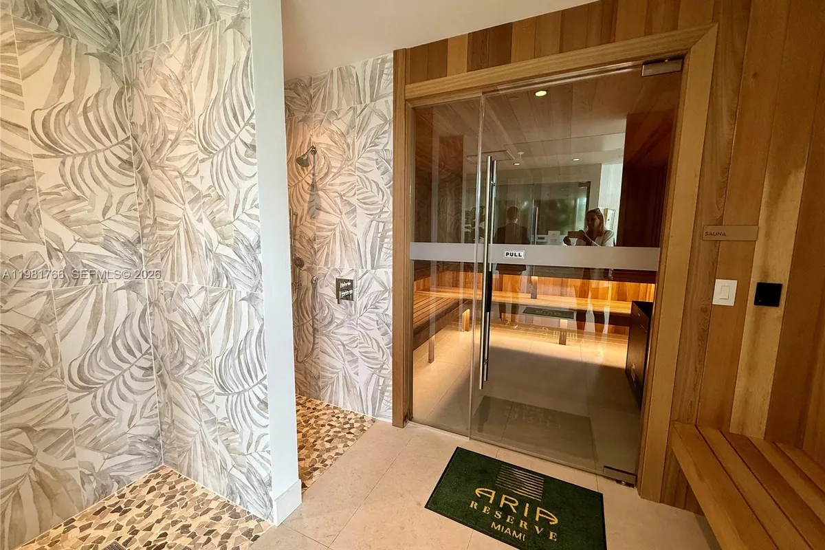 700 NE 24th ST # 2402, Miami FL 33137