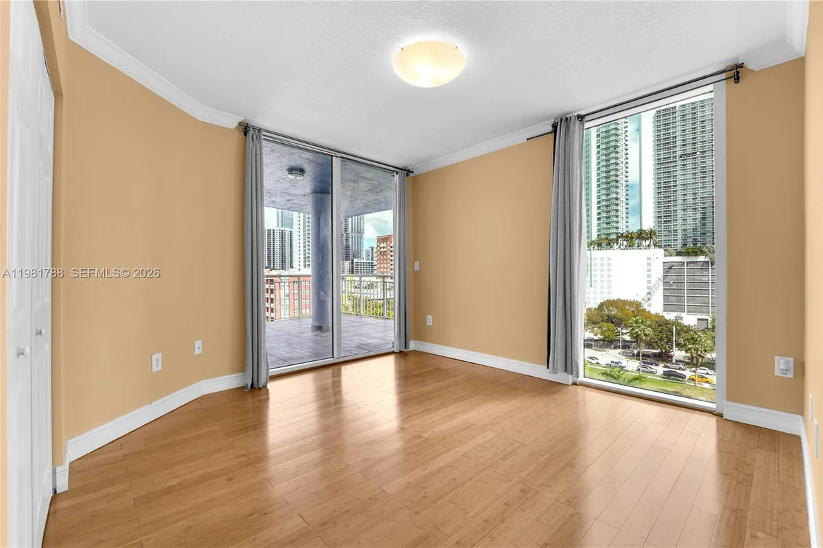 275 NE 18th St # 808, Miami FL 33132