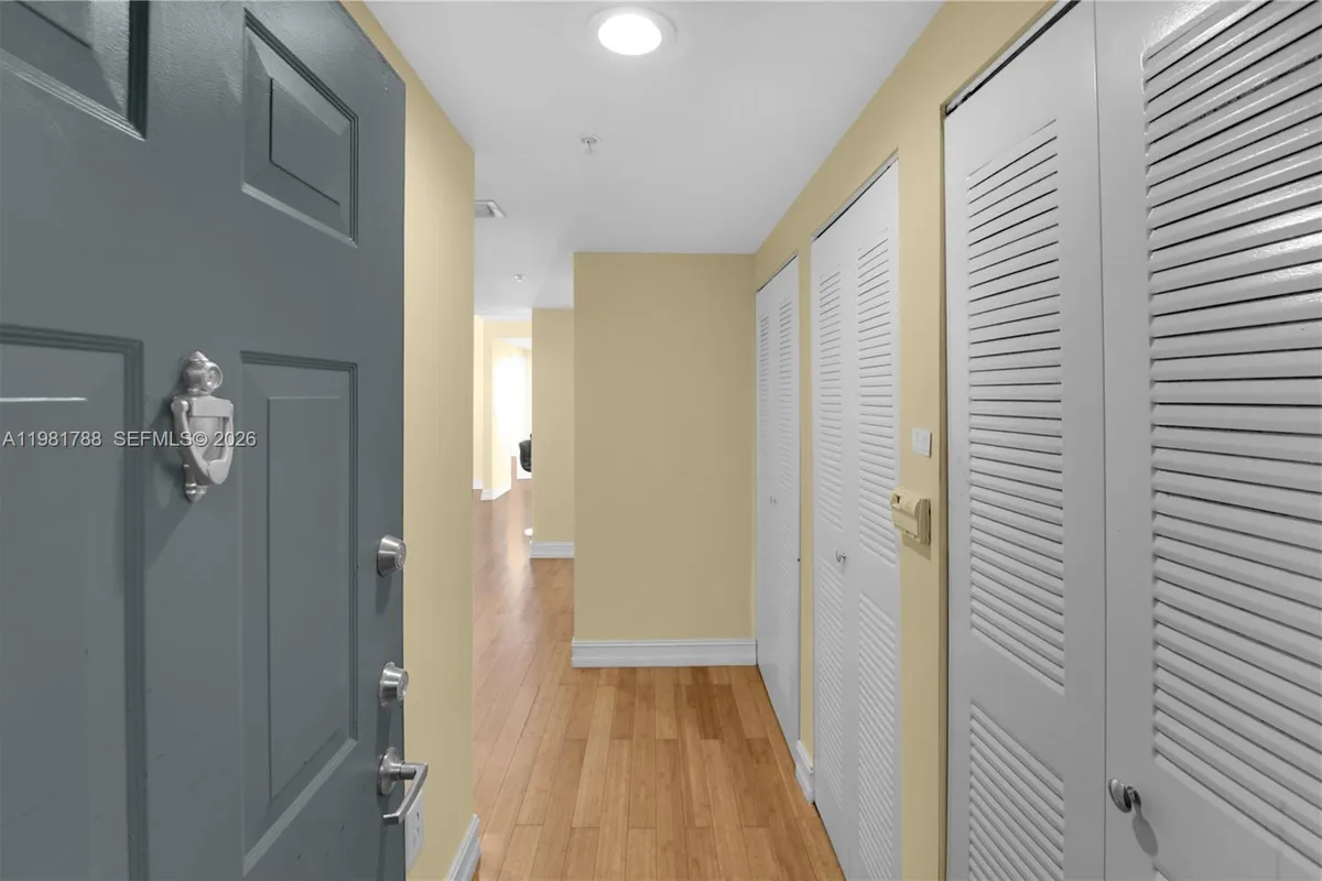 275 NE 18th St # 808, Miami FL 33132