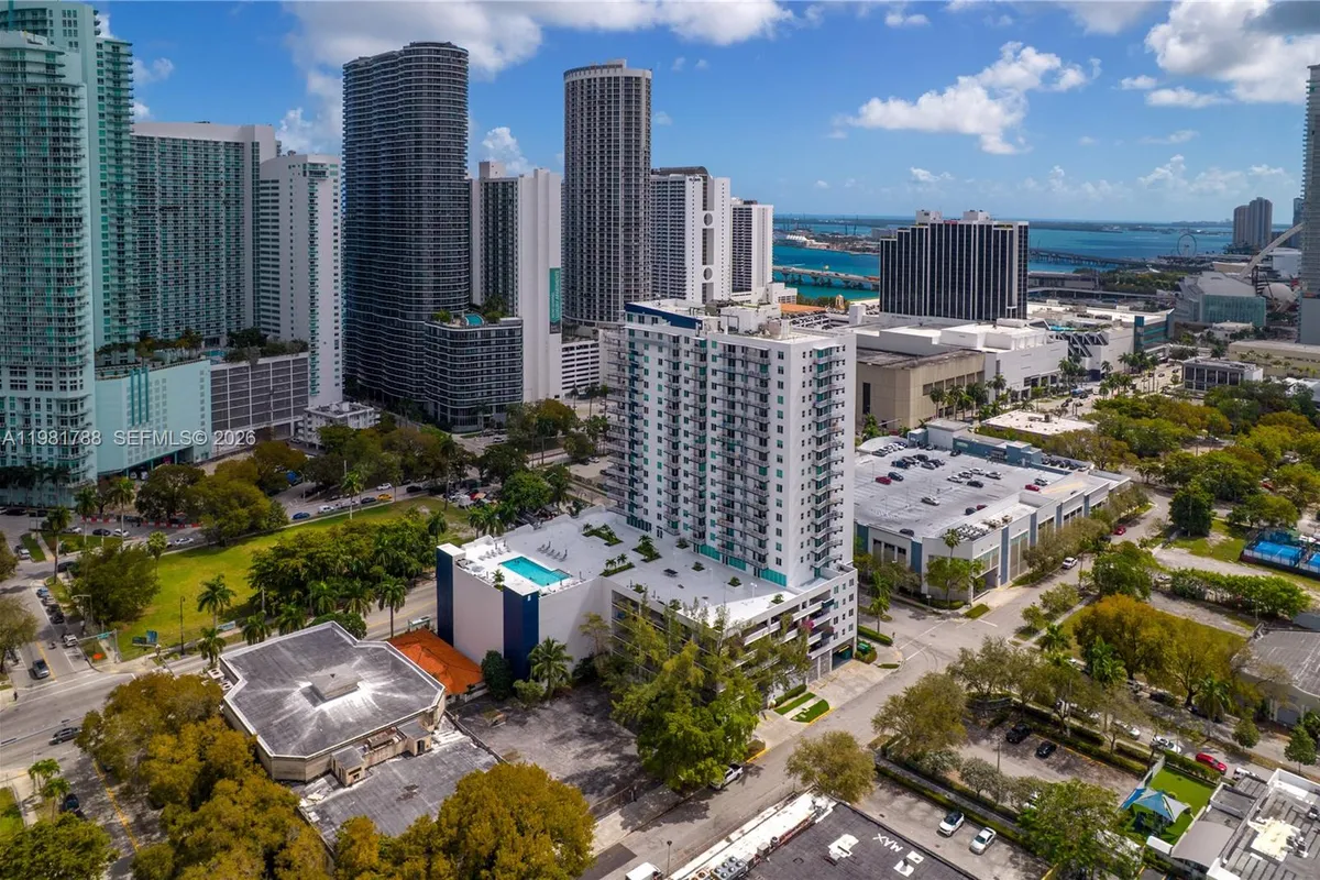 275 NE 18th St # 808, Miami FL 33132