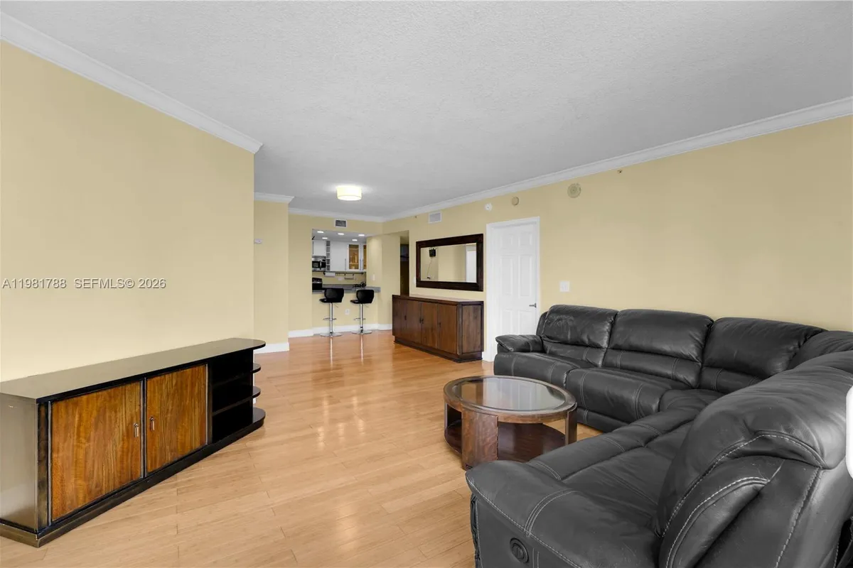 275 NE 18th St # 808, Miami FL 33132