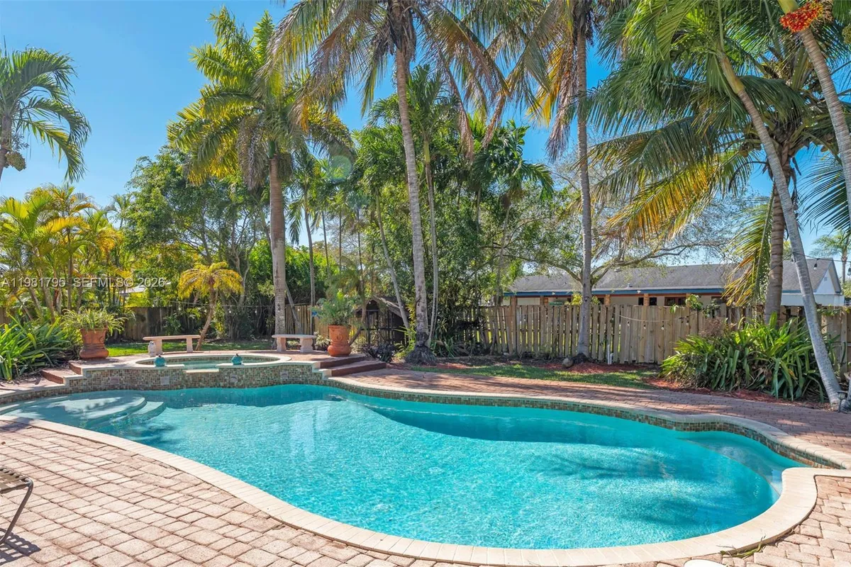 16564 SW 153rd Ct, Miami FL 33187