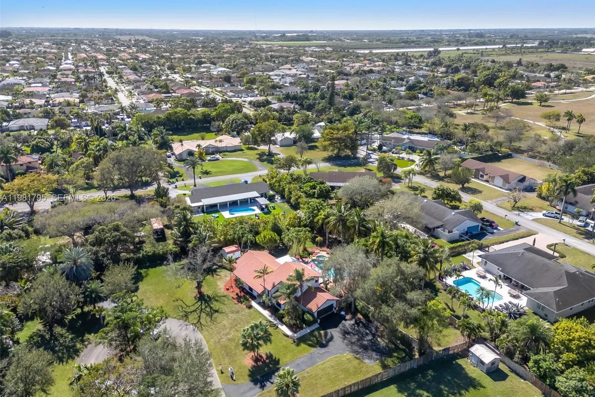 16564 SW 153rd Ct, Miami FL 33187