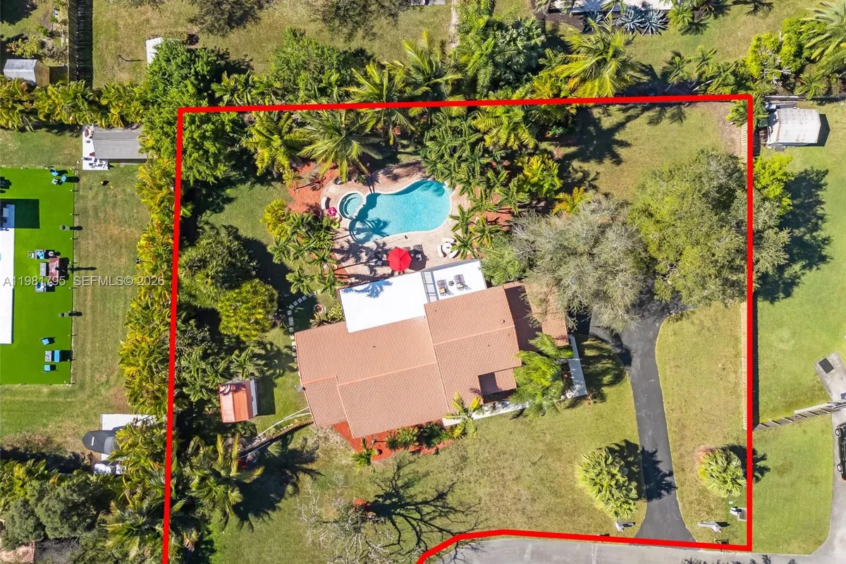 16564 SW 153rd Ct, Miami FL 33187