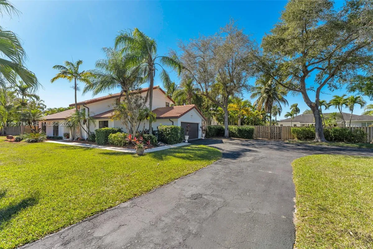 16564 SW 153rd Ct, Miami FL 33187