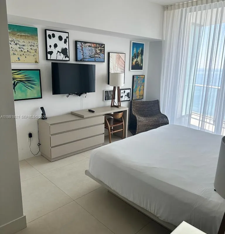 4111 S Ocean Dr, Hollywood FL 33019