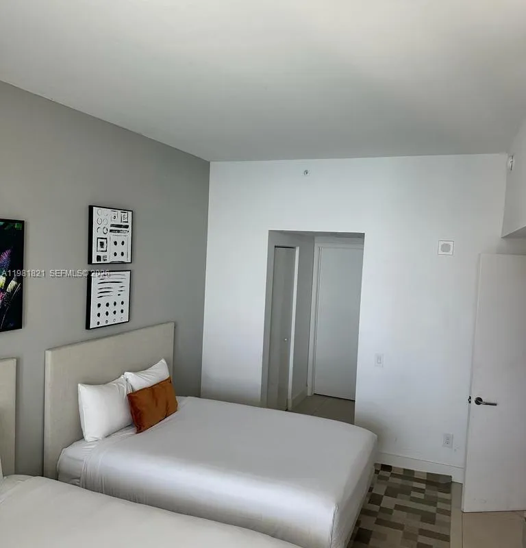 4111 S Ocean Dr, Hollywood FL 33019