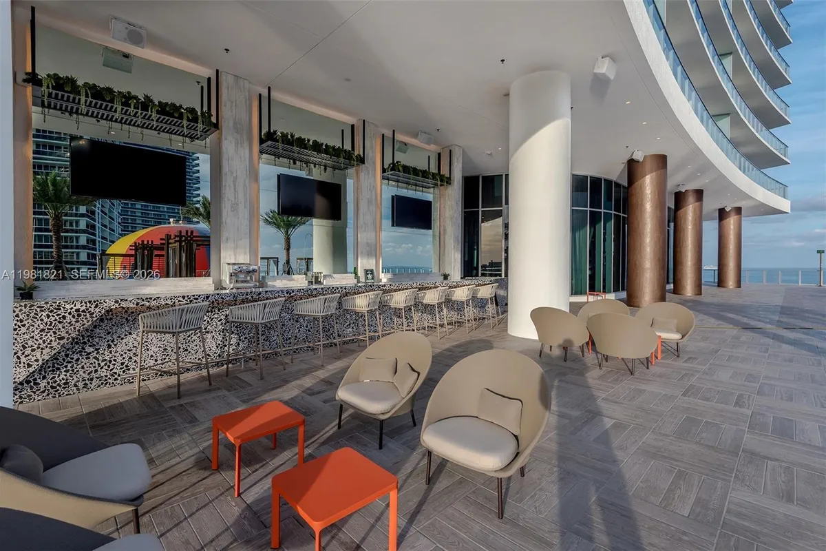 4111 S Ocean Dr, Hollywood FL 33019