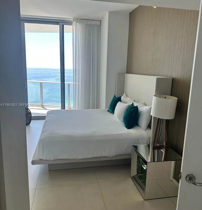 4111 S Ocean Dr, Hollywood FL 33019