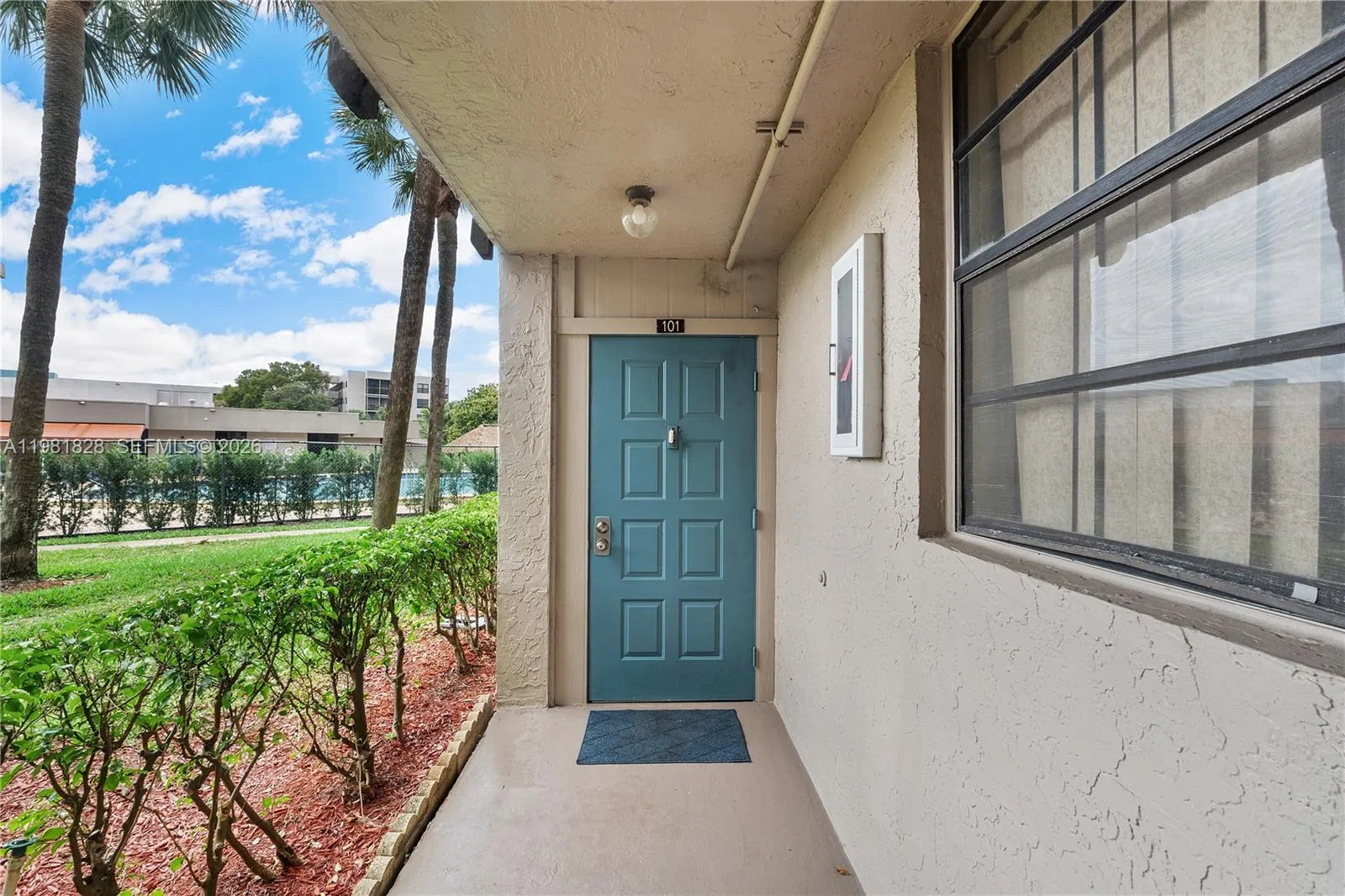 2 bedroom 2 bath for sale at 1101 Colony Point Cir # 101, Pembroke Pines FL 33026