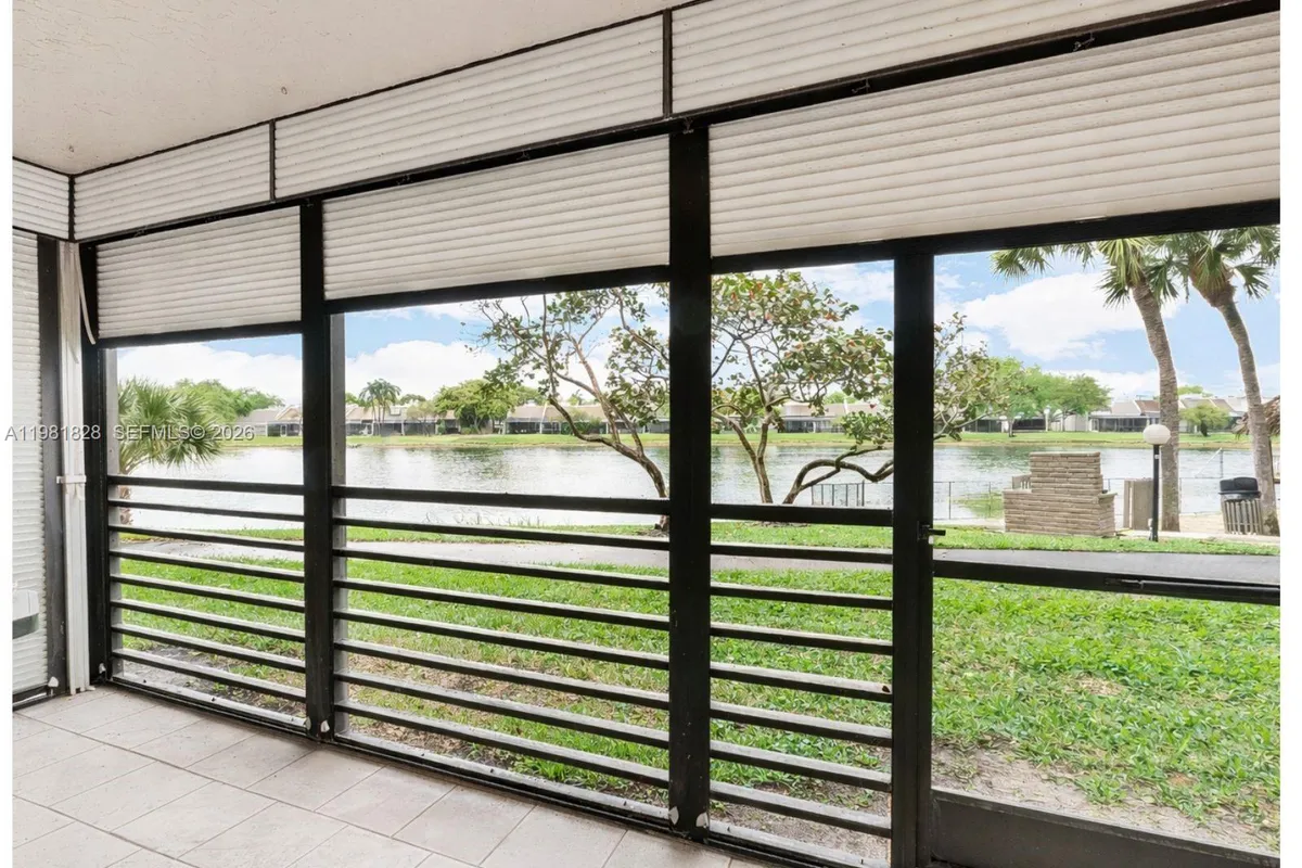 1101 Colony Point Cir # 101, Pembroke Pines FL 33026