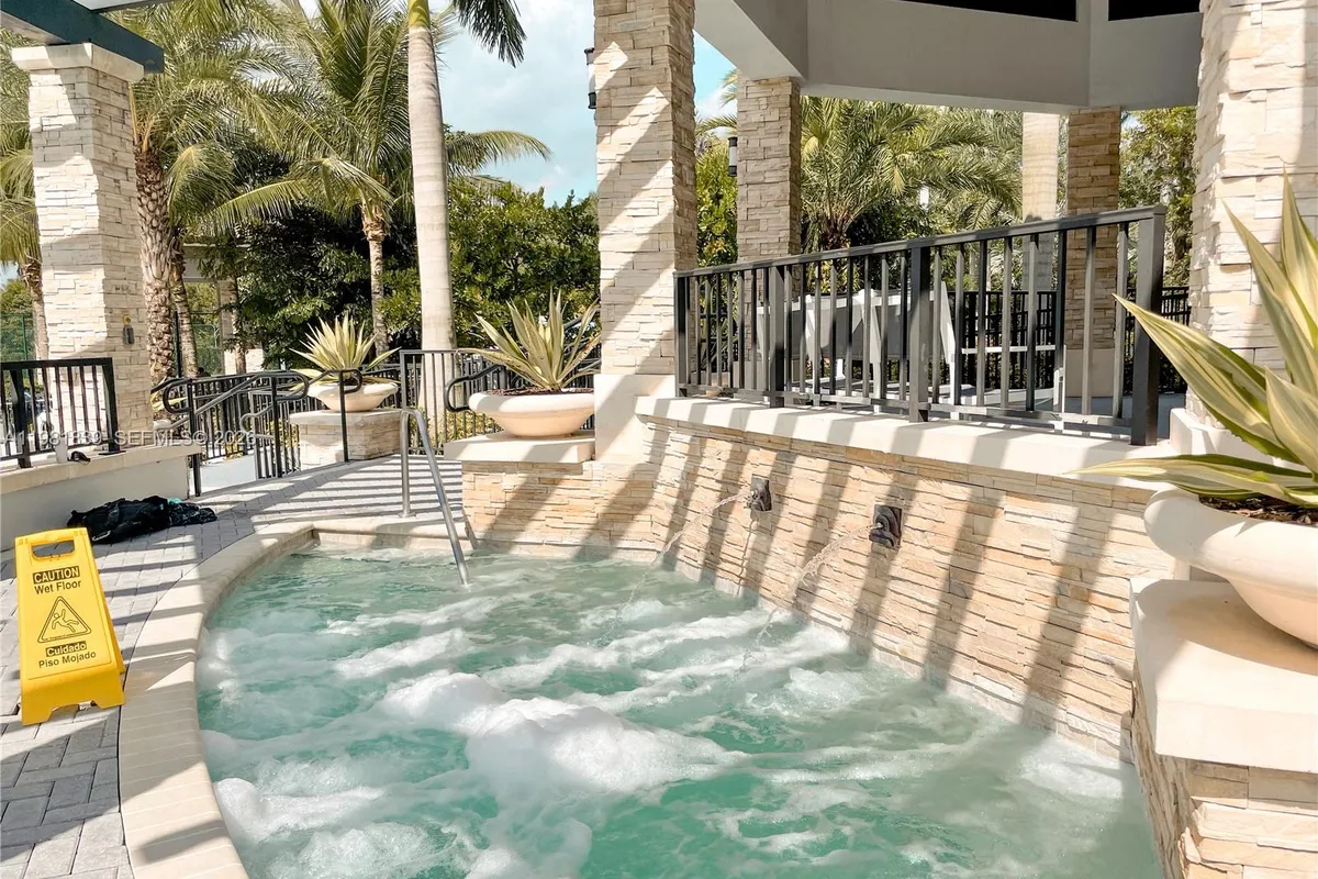 8031 NW 104th Ave # 5, Doral FL 33178