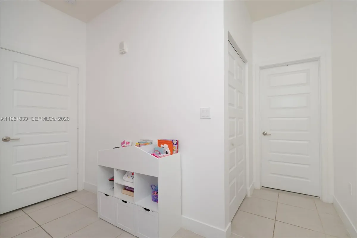 8031 NW 104th Ave # 5, Doral FL 33178