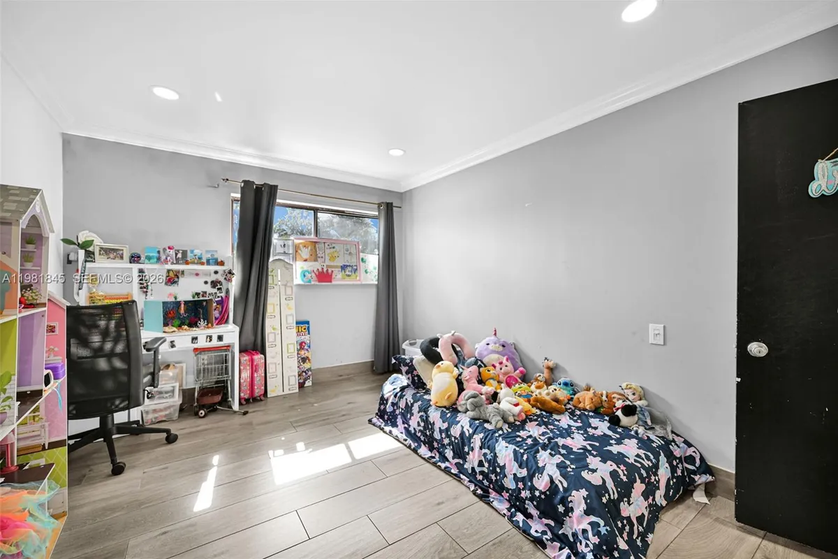 900 Crystal Lake Dr # 2B, Deerfield Beach FL 33064