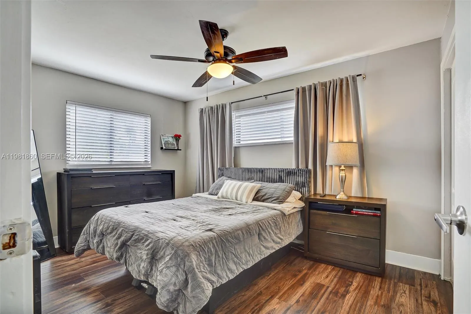 11331 NW 37th St, Sunrise FL 33323