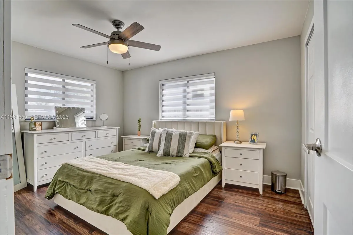 11331 NW 37th St, Sunrise FL 33323