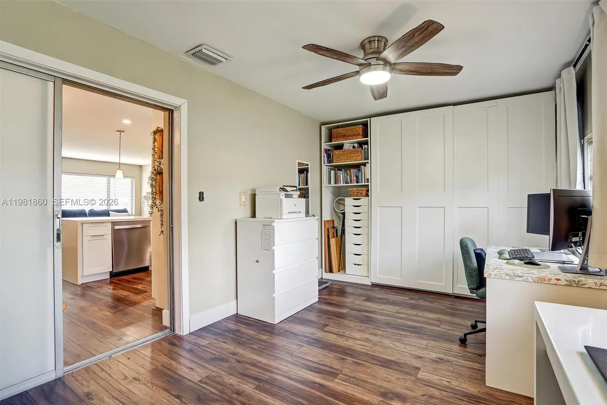 11331 NW 37th St, Sunrise FL 33323