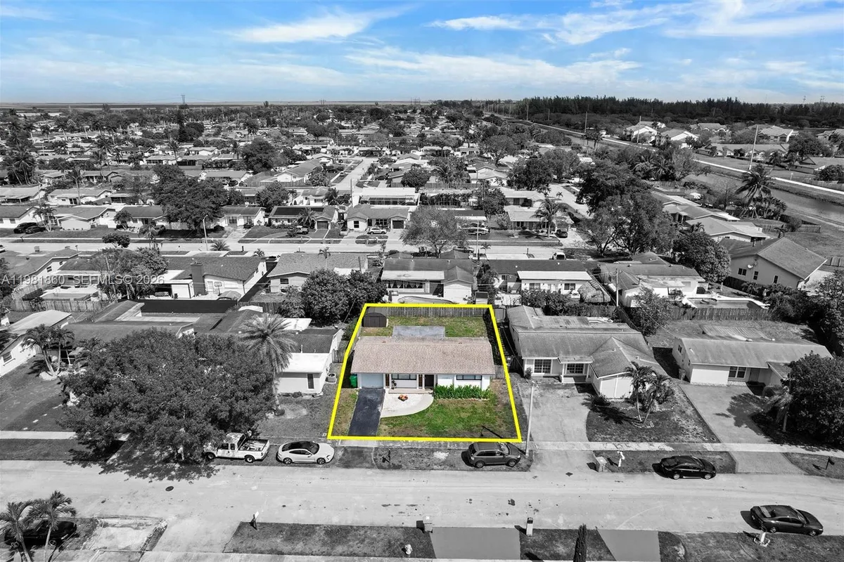 11331 NW 37th St, Sunrise FL 33323