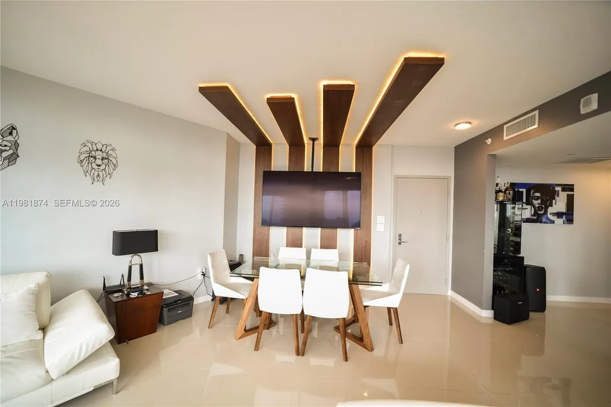 488 NE 18th St # 1000, Miami FL 33132