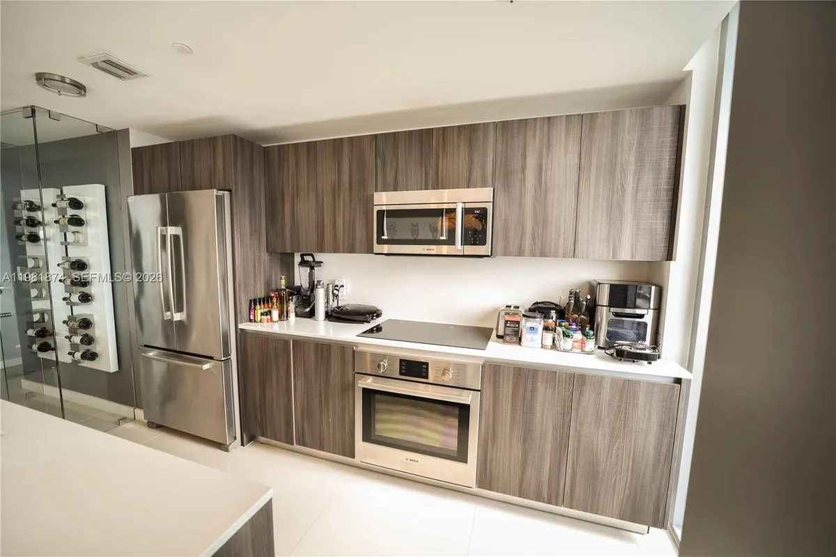 488 NE 18th St # 1000, Miami FL 33132