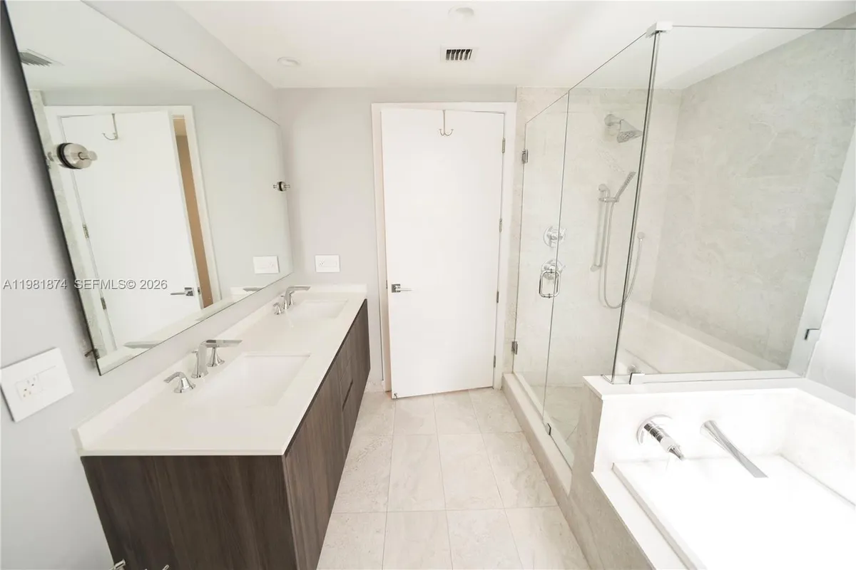 488 NE 18th St # 1000, Miami FL 33132