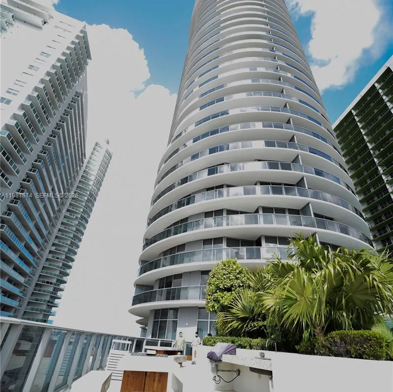 488 NE 18th St # 1000, Miami FL 33132